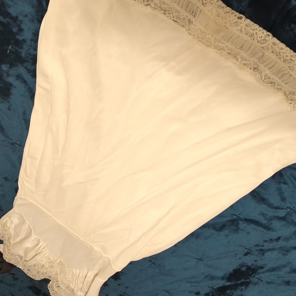 Vintage slips bundle of 2- app. Size medium - Picture 5 of 6